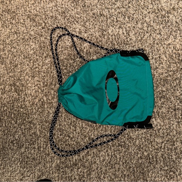 Drawstring Oakley bag - Picture 3 of 7